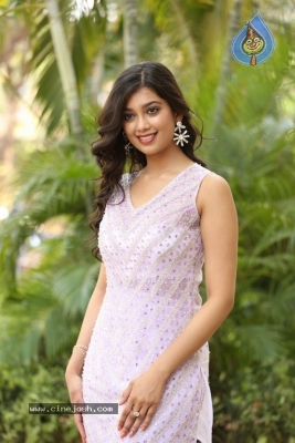 Digangana Suryavanshi Photos - 10 of 21