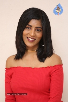 Gayatri Gupta Photos - 16 of 16