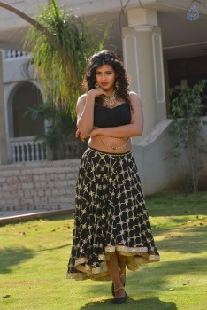 Hebah Patel New Gallery - 13 of 62