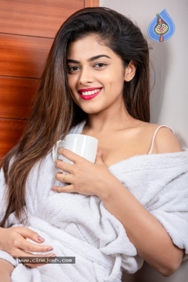 Heroine Siddhi Idnani Photoshoot - 1 of 5