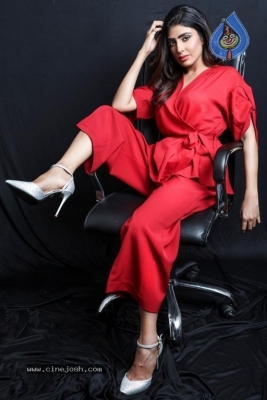 Irra Mor Photo Shoot Photos - 4 of 13