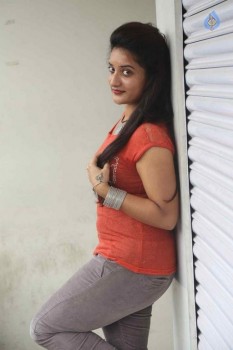 Janani Latest Photos - 14 of 39