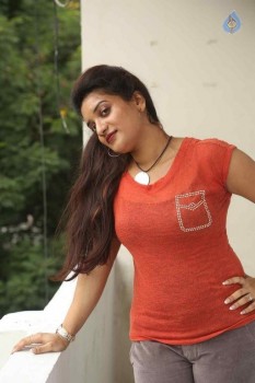 Janani Latest Photos - 15 of 39