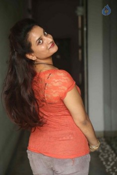 Janani Latest Photos - 17 of 39