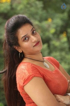 Janani Latest Photos - 20 of 39