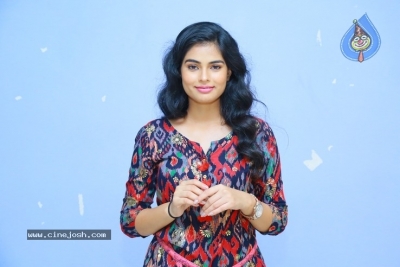 Kairavi Thakkar Photos - 1 of 39