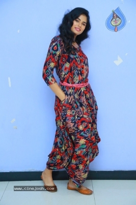 Kairavi Thakkar Photos - 15 of 39