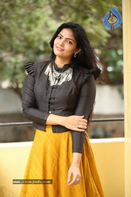 Kalpika Ganesh New Pics - 10 of 12