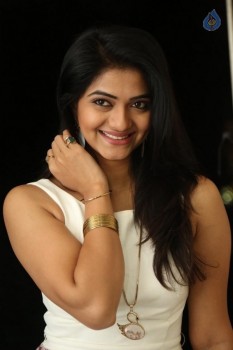 Kashmira Kulkarni Photos - 7 of 39