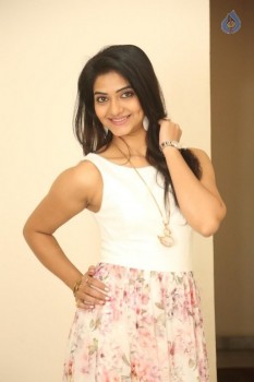 Kashmira Kulkarni Photos - 19 of 39