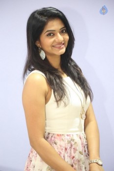 Kashmira Kulkarni Photos - 21 of 39