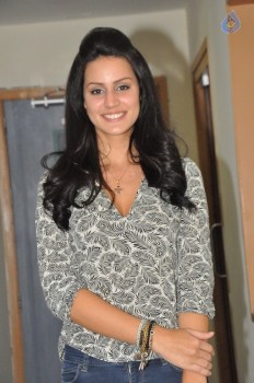 Larissa Bonesi Gallery - 6 of 21