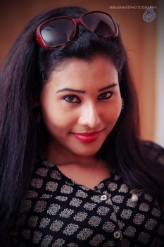 Leesa Latest Photos - 16 of 50