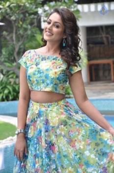 Madhu Shalini Latest Pics - 9 of 24