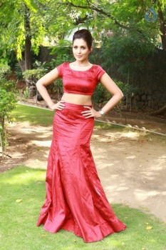 Madhu Shalini Photos - 12 of 21