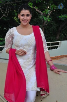 Mannara Chopra Gallery - 8 of 42