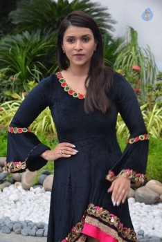 Mannara Chopra New Photos - 9 of 37