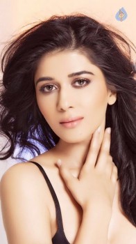 Mishika Chourasia Photos - 13 of 15