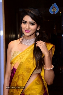 Model Shalu Photos - 3 of 11