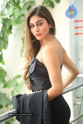 Myra Sareen Images - 16 of 31