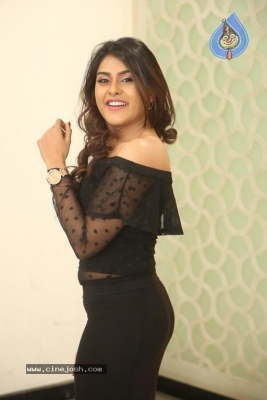 Naira Shah Stills - 17 of 21