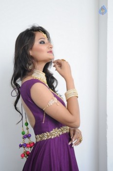 Nilofer Latest Pics - 11 of 24