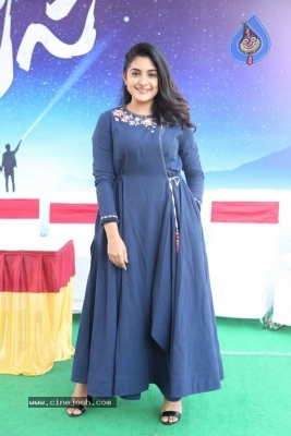 Niveda Thomas Photos - 20 of 27