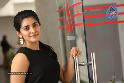 Niveda Thomas Photos - 9 of 21