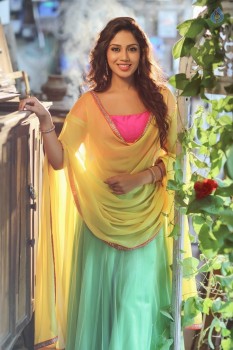 Nivetha Pethuraj Photos - 7 of 15