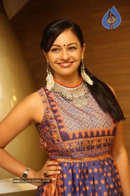 Pooja Kumar Latest Images - 18 of 20