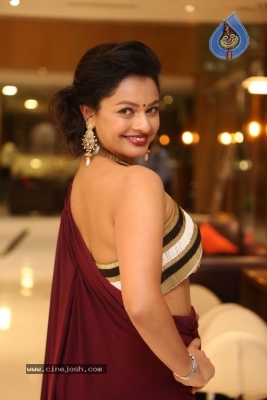 Pooja Kumar New Photos - 16 of 42