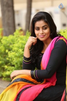 Poorna Latest Pics - 8 of 41
