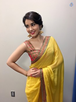 Raashi Khanna Gallery - 1 of 20