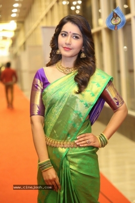 Raashi Khanna Gallery - 14 of 38