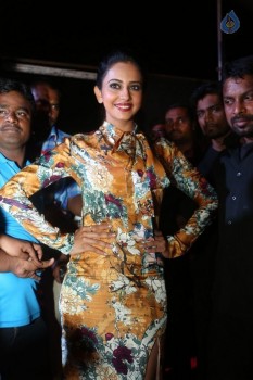 Rakul Preet at Dhruva Pre Release Function  - 21 of 38