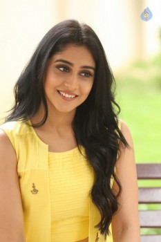 Regina Cassandra Photos - 16 of 61