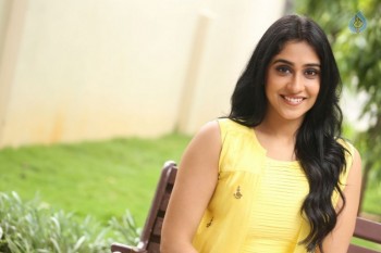 Regina Cassandra Photos - 53 of 61