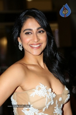 Regina Cassandra Photos - 4 of 38