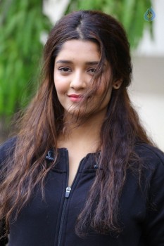 Ritika Singh New Gallery - 8 of 37