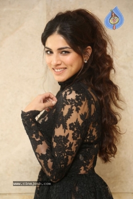 Sapna Pabbi Photos - 14 of 42