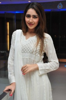 Sayyeshaa Images - 17 of 31