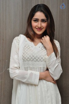 Sayyeshaa Images - 21 of 31