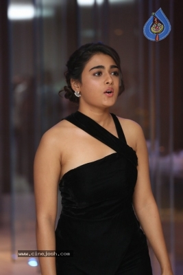 Shalini Pandey Photos - 7 of 21