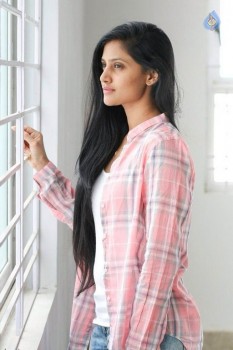 Shalini Vadnikatti New Photos - 21 of 34