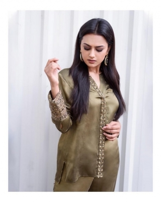 Shraddha Srinath Photos - 11 of 12