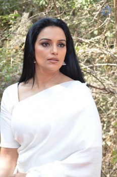 Shweta Menon New photos - 11 of 29