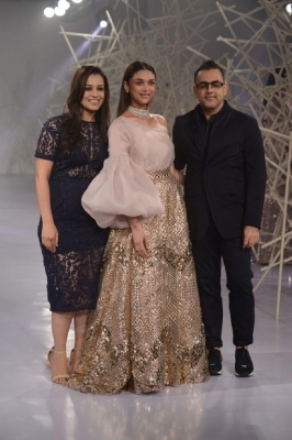 Shyamal And Bhumika At The India Couture Week - 16 of 21