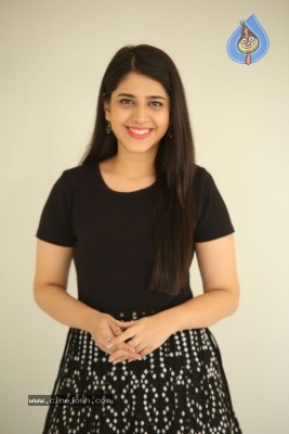 Simran Pareenja New Pics - 2 of 18