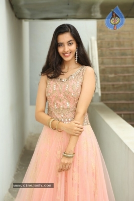 Simrat Kaur Pics - 3 of 30