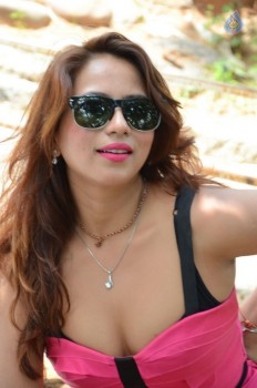 Sony Chhabria Hot Photos - 3 of 41